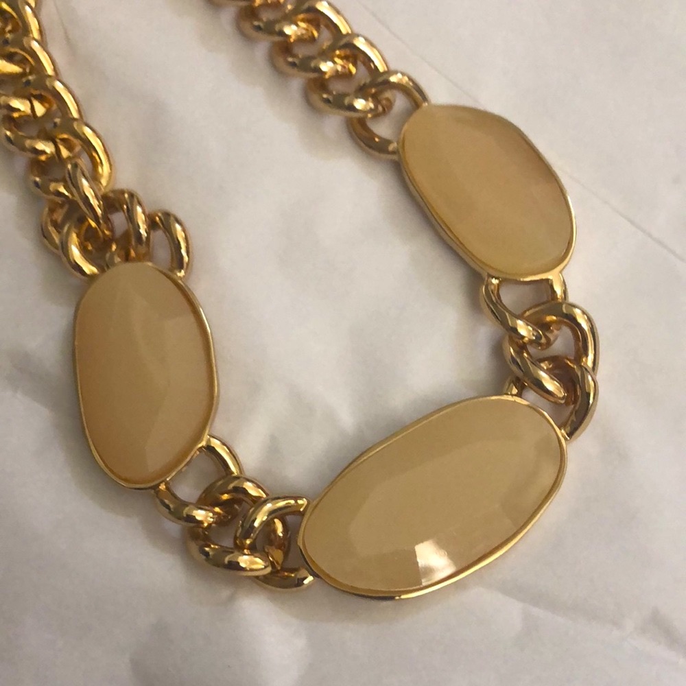 Price Droptahari Thick Chain Beige Stone Necklace